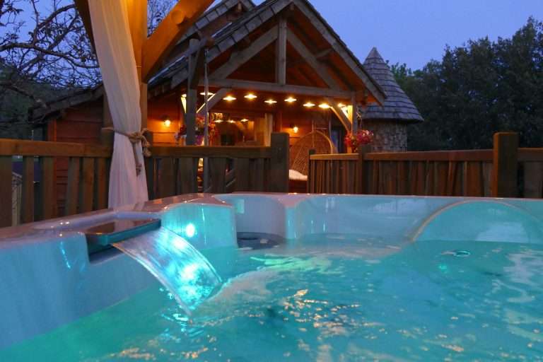 Cabane perchée Insolite luxe jacuzzi spa piscine chaufée Sarlat Dordogne Périgord.JPG (17)