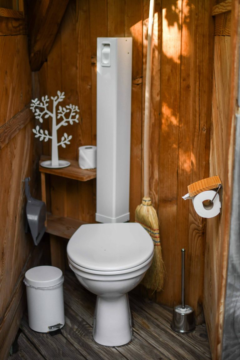 Charme toilette Bois de Rosoy crédit - Jordan Sapally Mai 2022